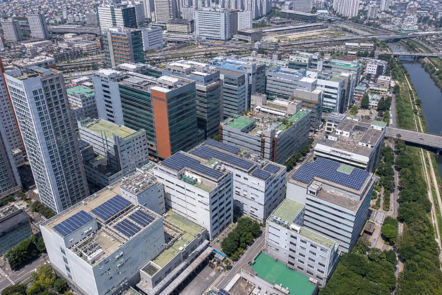 서울 구로구 G밸리 지식산업센터와 상업시설 지붕 태양광 검토 예시