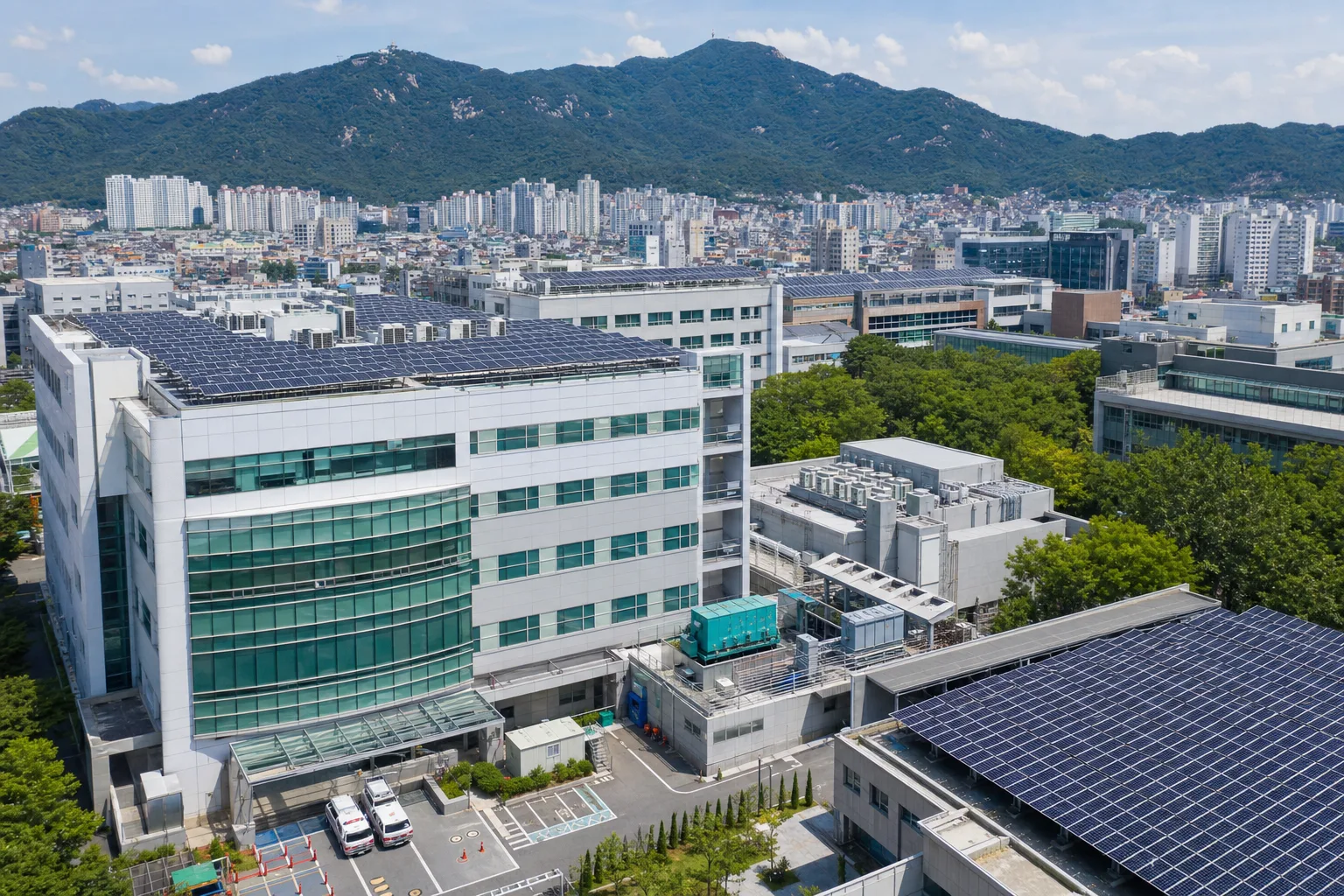 대구 남구 의료시설과 대학교 캠퍼스의 지붕 태양광 설치 검토 예시 이미지