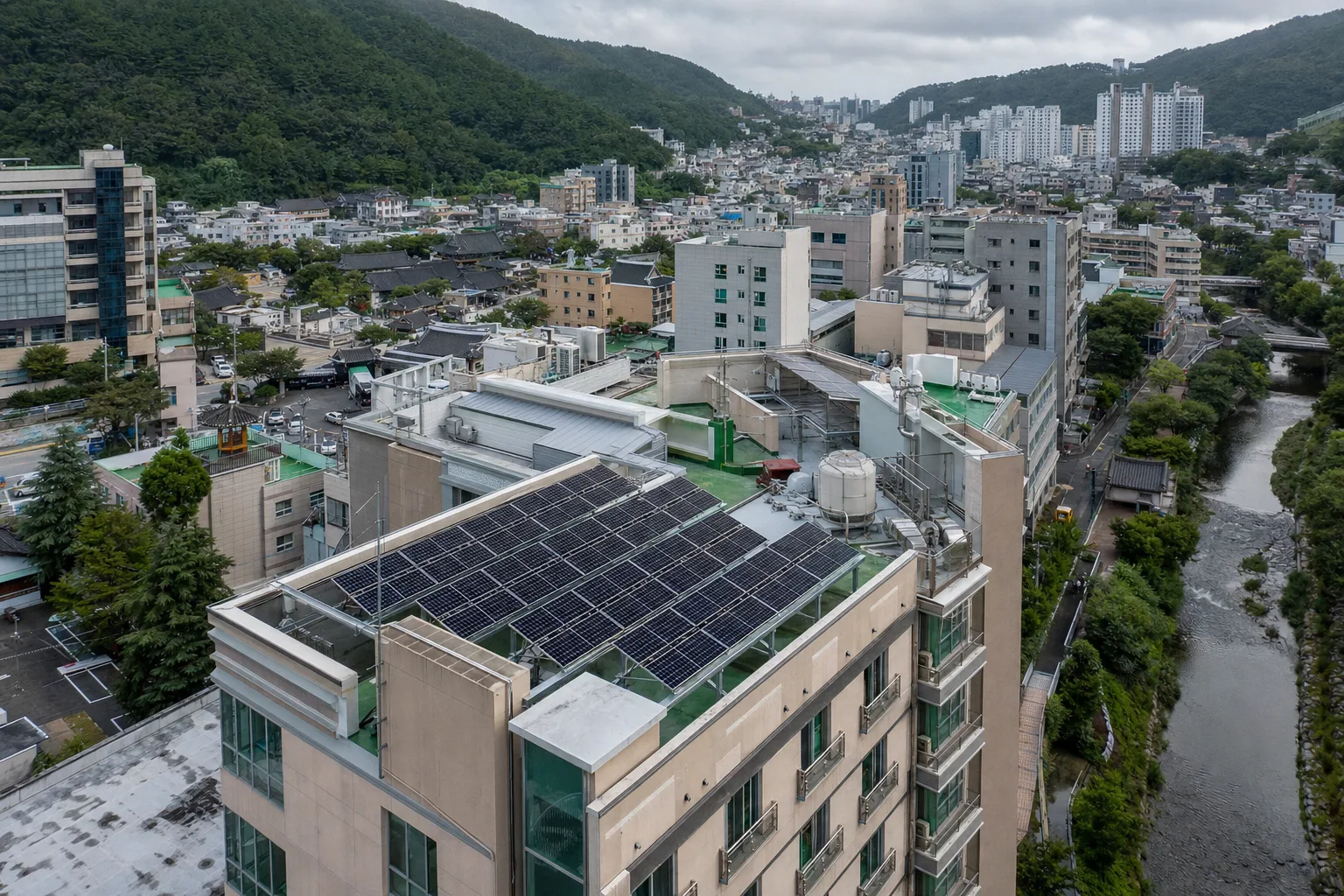 부산 동래구 온천장과 의료시설 밀집지의 지붕 태양광 설치 검토 예시 이미지