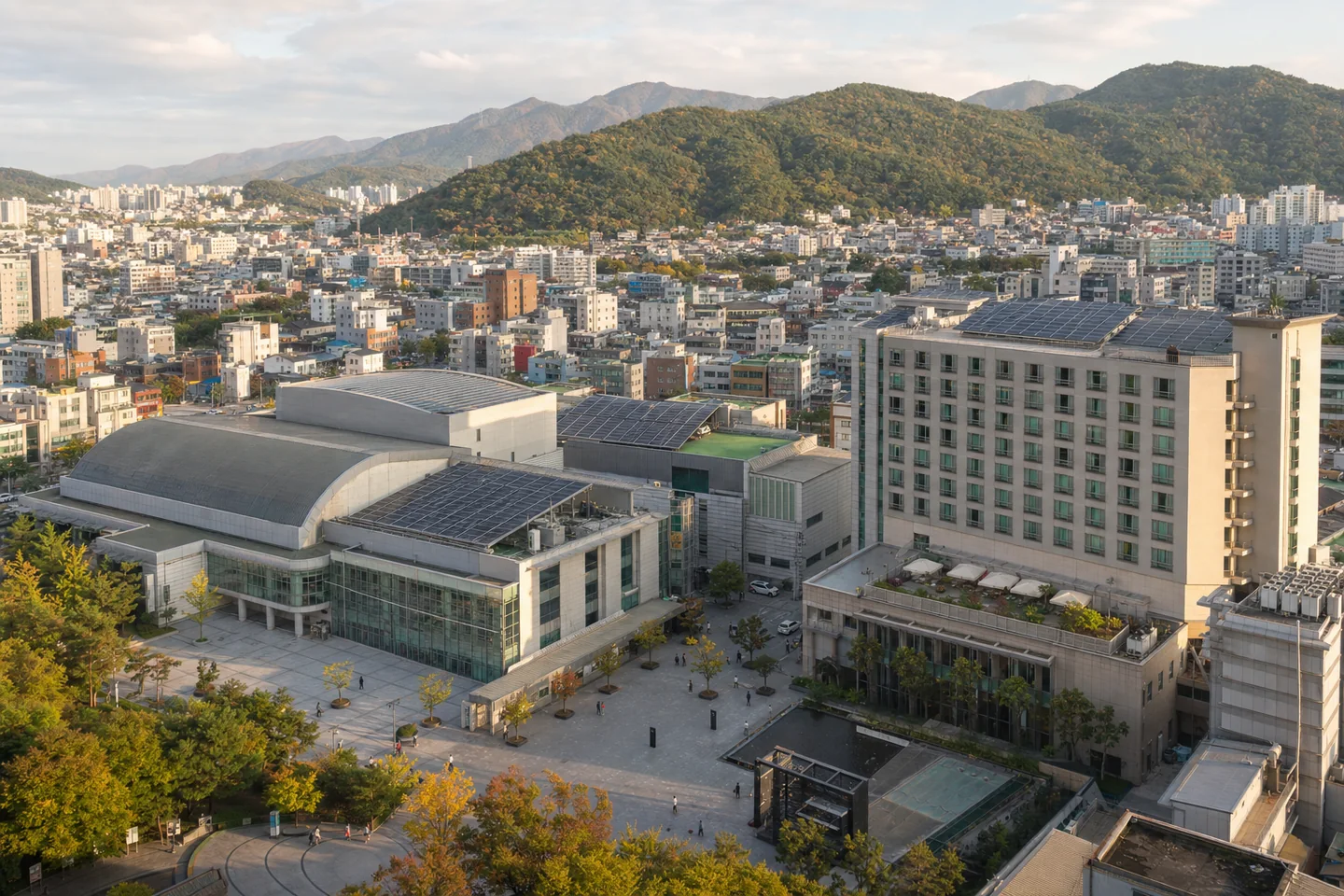 광주 동구 공연문화시설과 숙박시설 지붕 태양광 설치 검토 예시 이미지