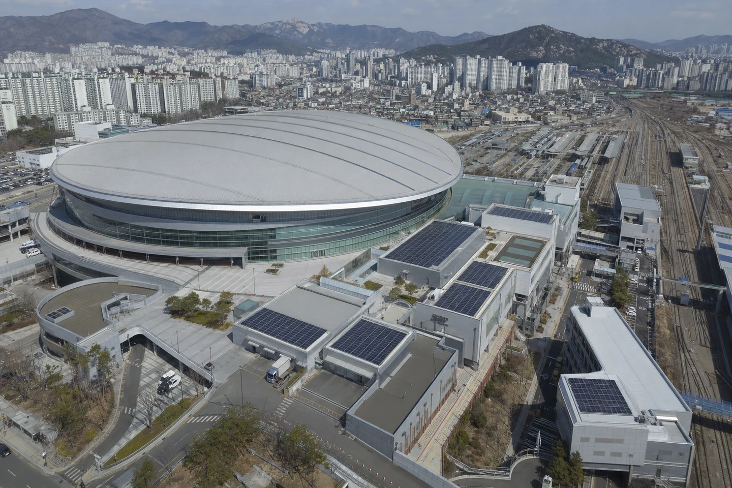 도봉구 창동 공연장과 문화상업시설 지붕 태양광 설치 검토 예시 이미지