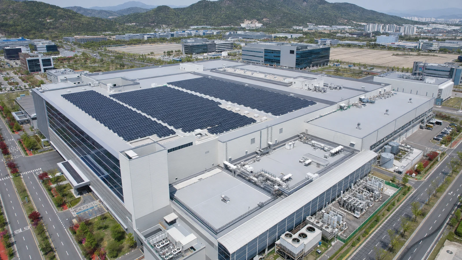 경상북도 구미시 구미국가산업단지 제5단지 하이테크밸리 반도체소재·연구제조공장 지붕 태양광 설치 검토용 개념 이미지